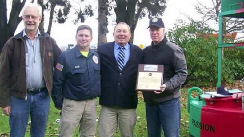 NEWS: Seamanship Program receives plaque from bar pilots